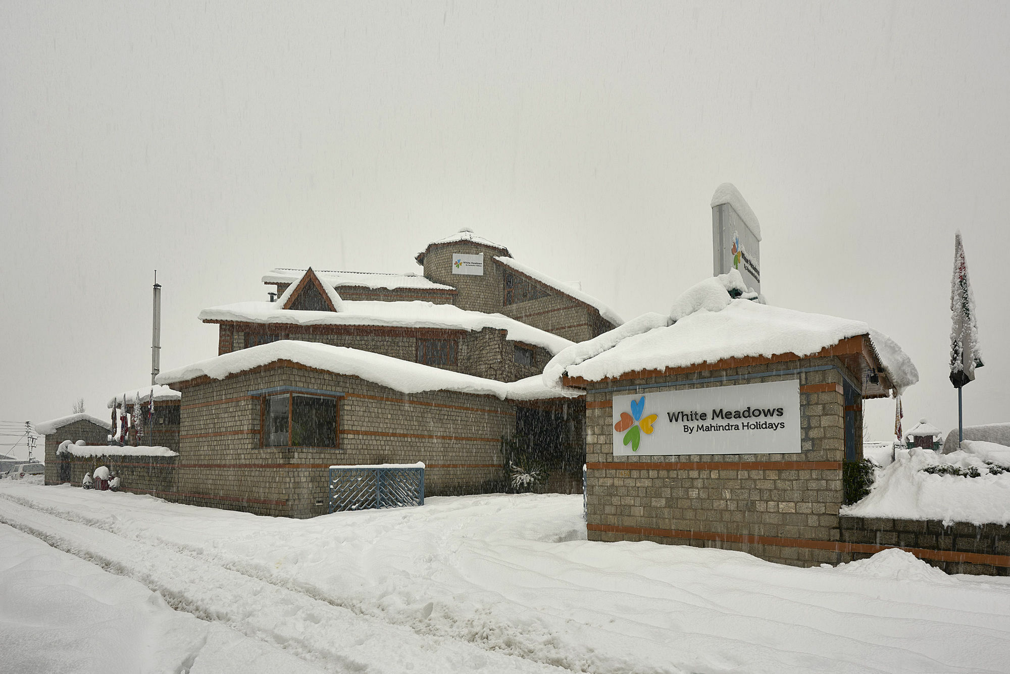 Club Mahindra White Meadows 호텔 마날리 외부 사진